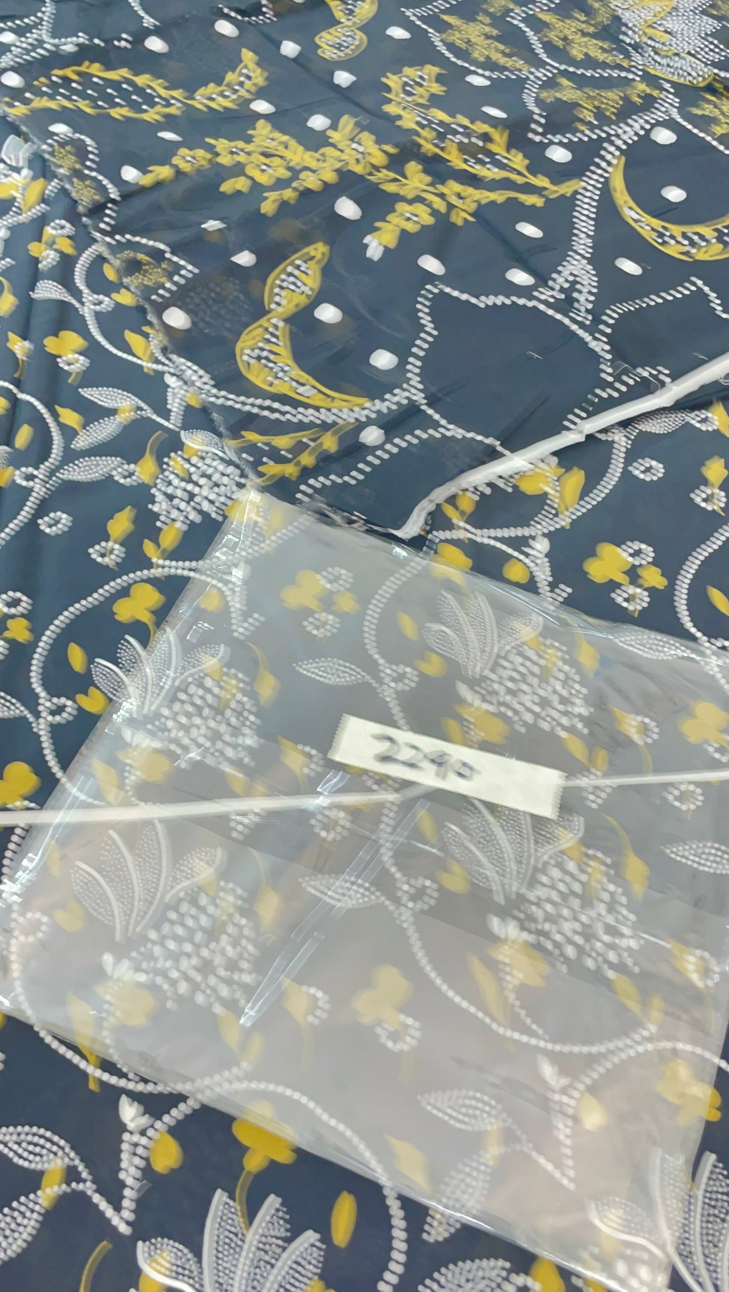 MIX BRAND UNSTITCHED