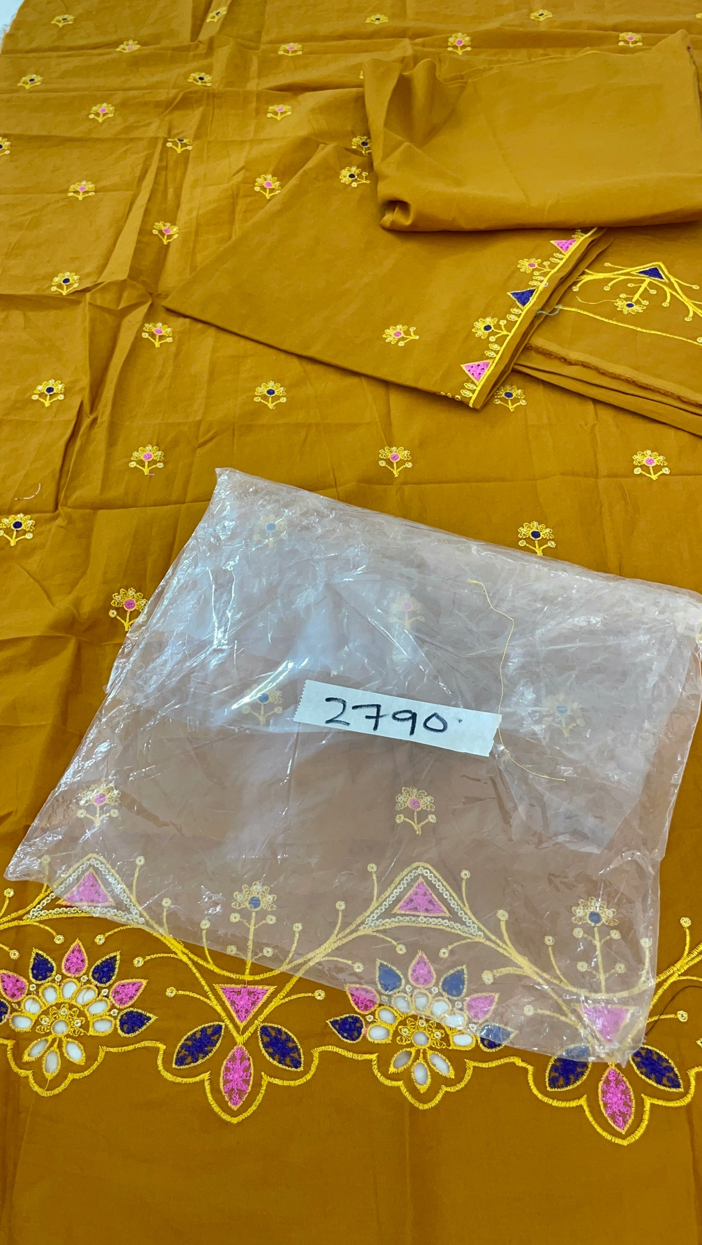 MIX BRAND UNSTITCHED