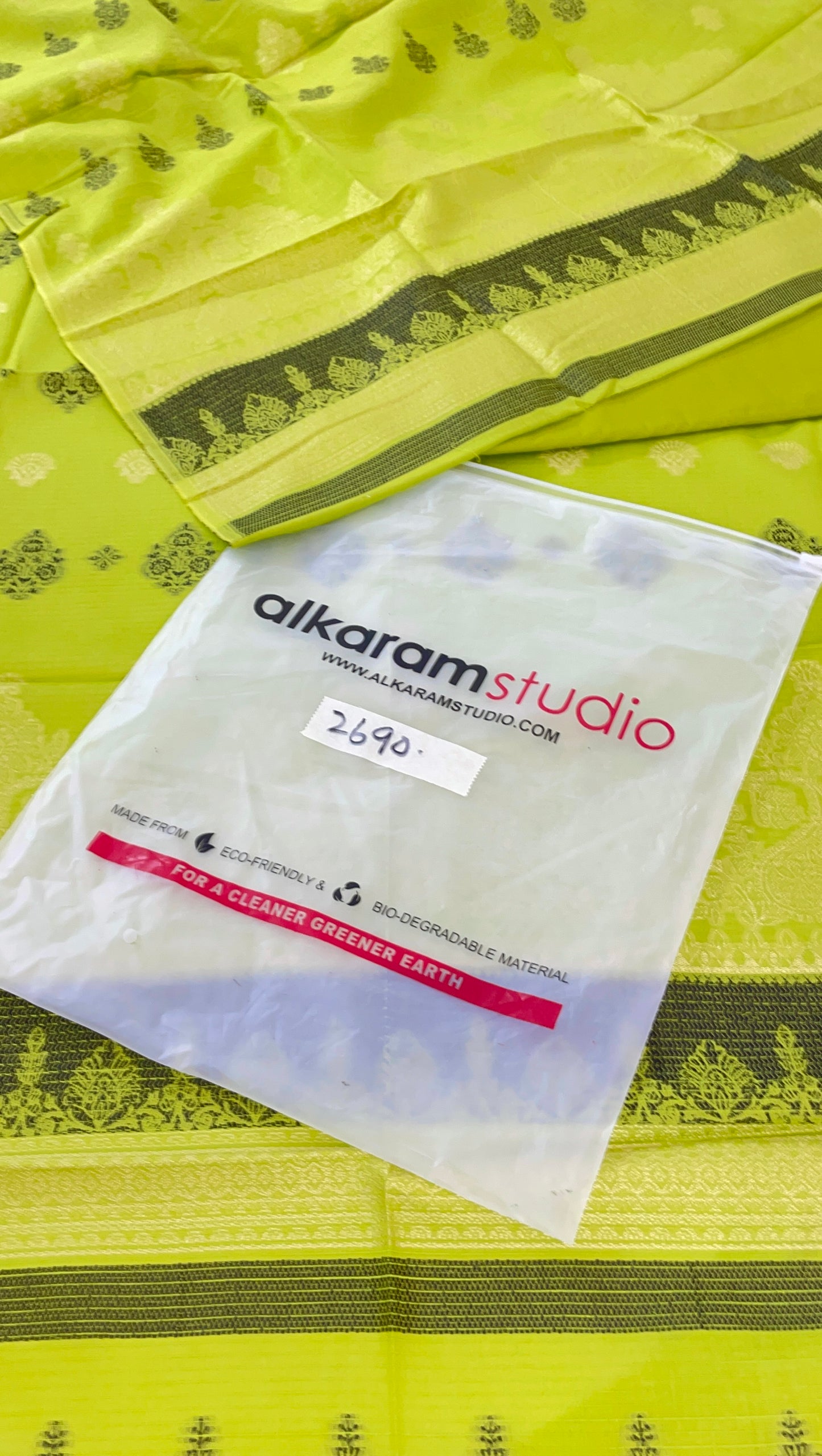 MIX BRAND UNSTITCHED