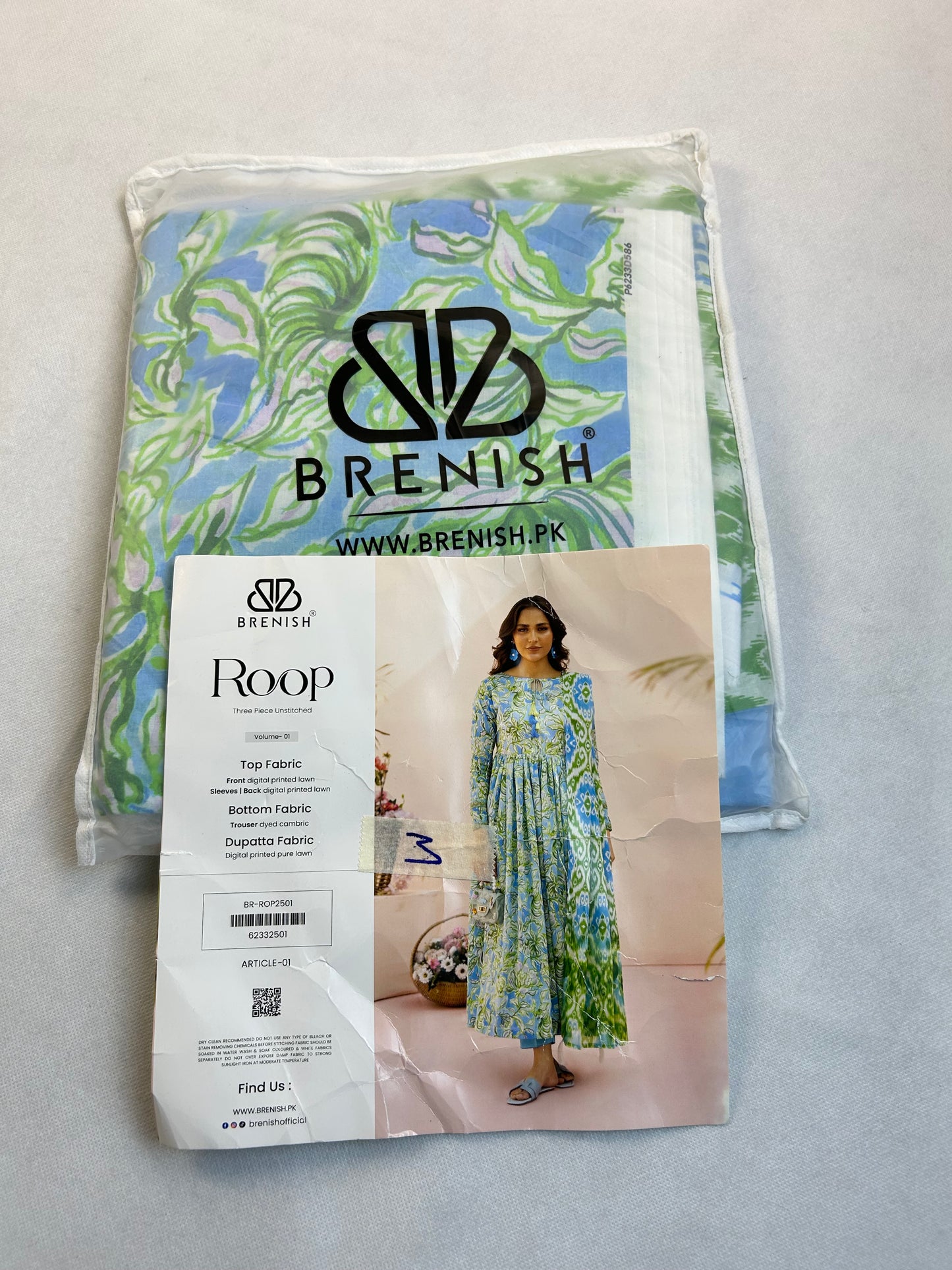 Lawn 3 pc with emb sleeves lace