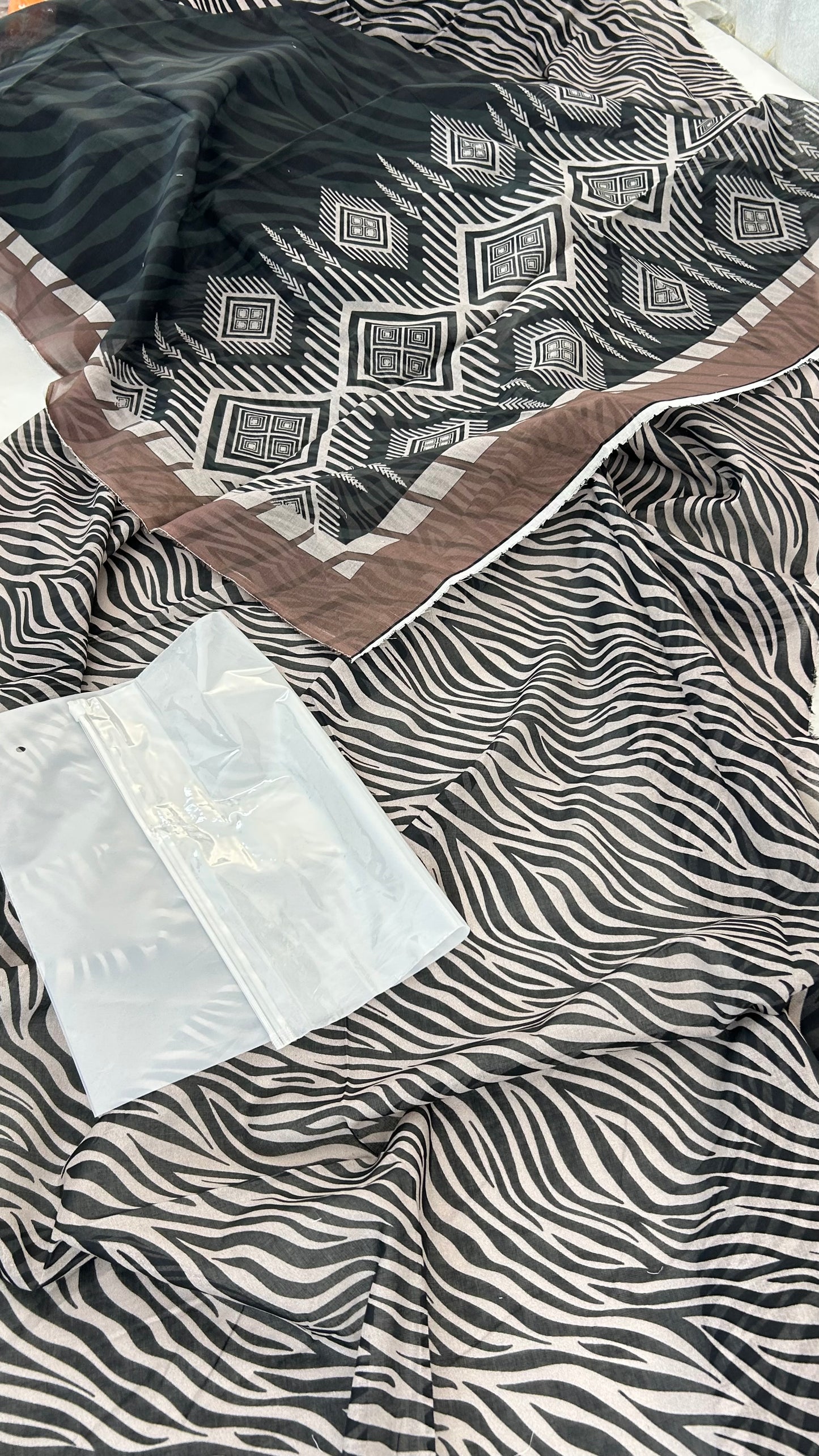 LAWN 2 PC SHIRT DUPTA