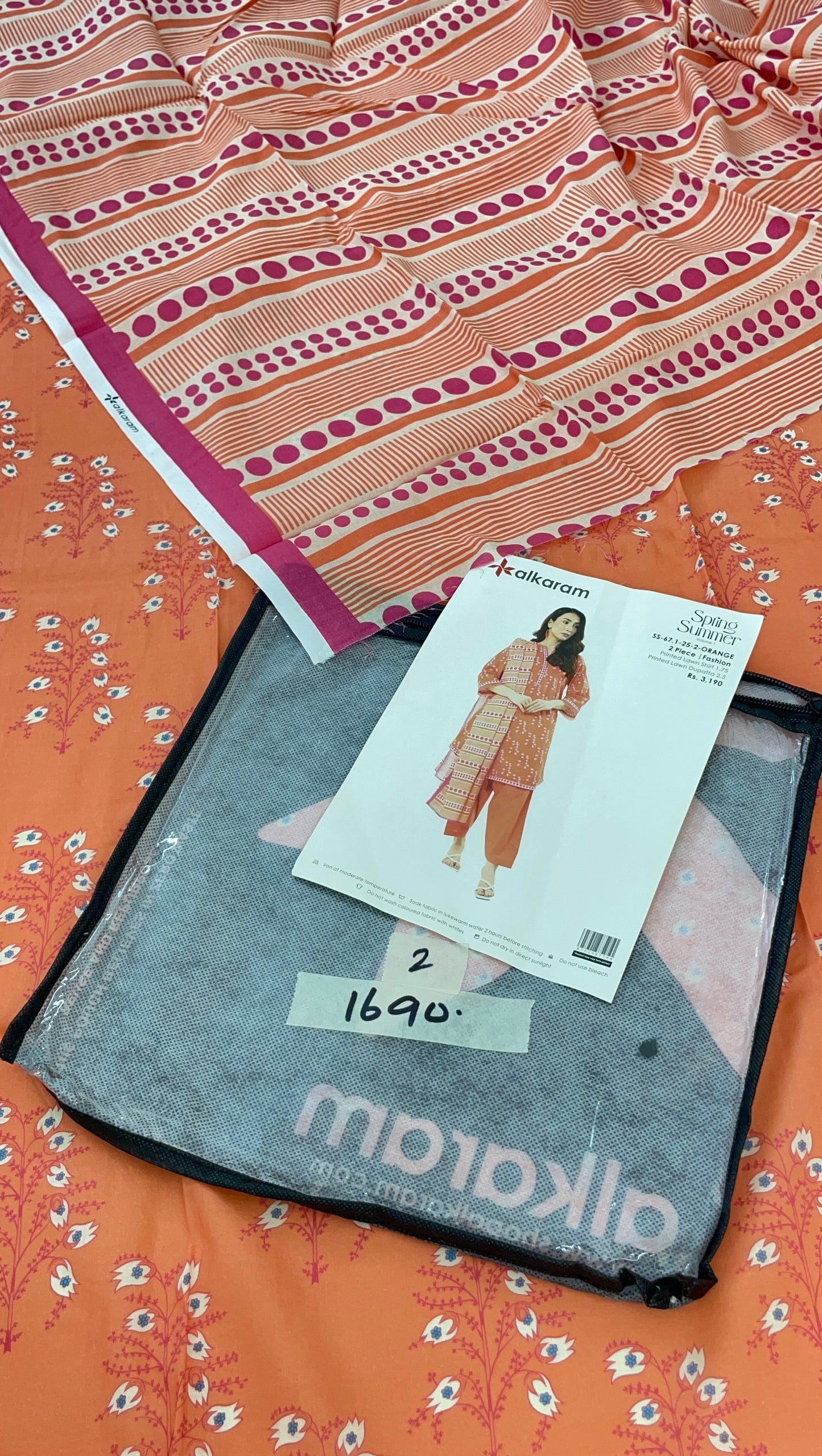 MIX BRAND UNSTITCHED