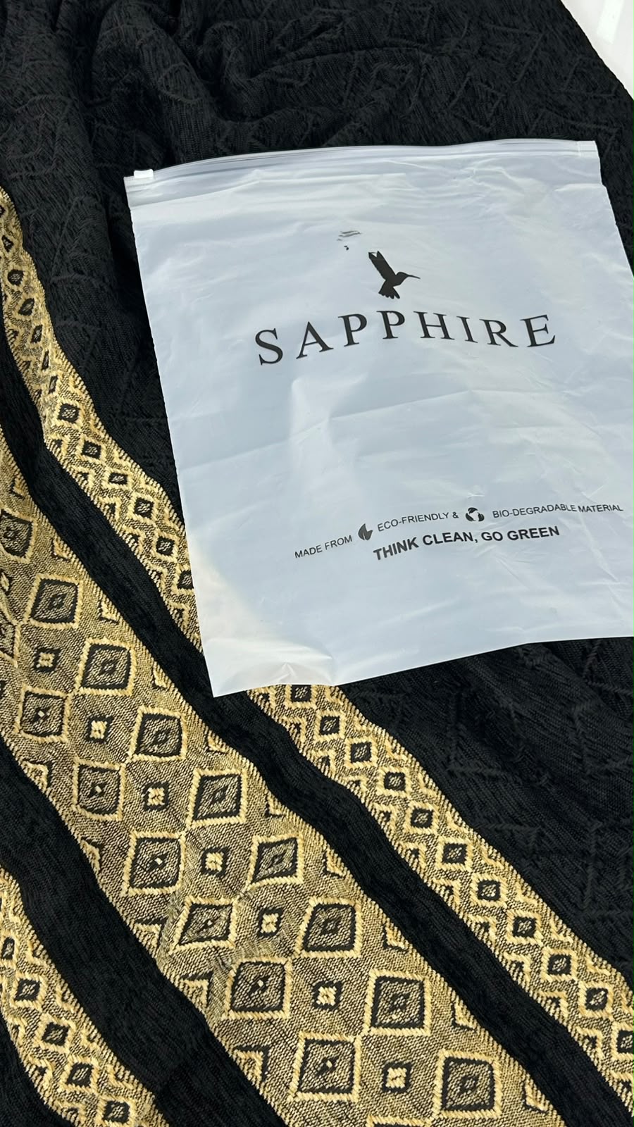 SAPPHIRE WOVEN SHAWLS