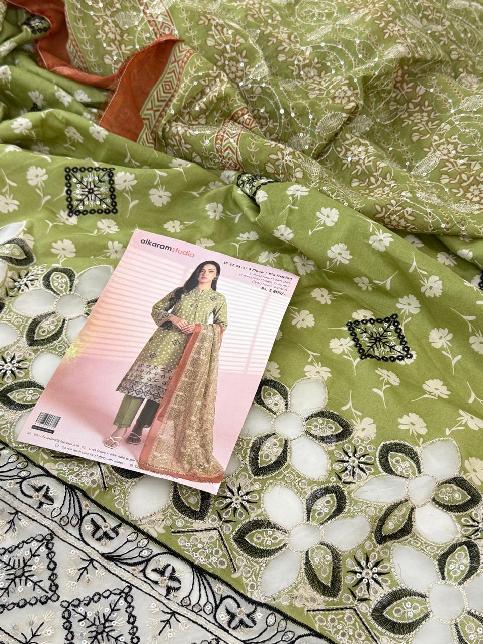 ALKARAM LUXURY LAWN EMB 3 PC