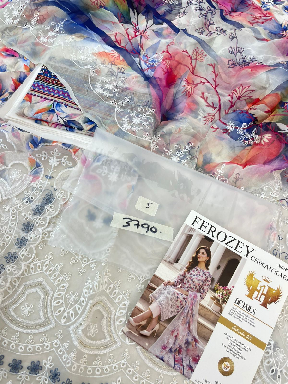 LUXURY LAWN CHIKANKARI 3PC