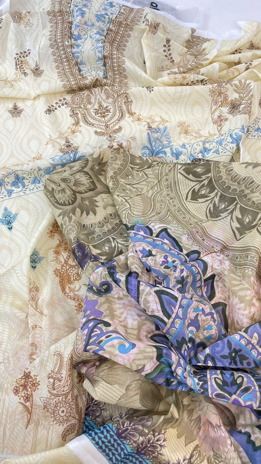 JADE LAWN 2 PC SHIRT DUPATTA