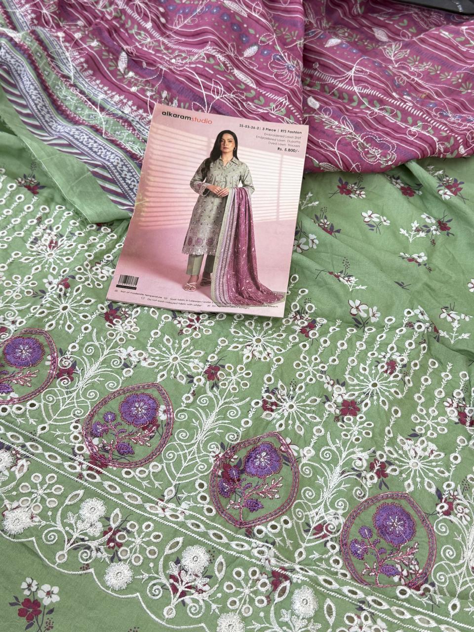 ALKARAM LUXURY LAWN EMB 3 PC