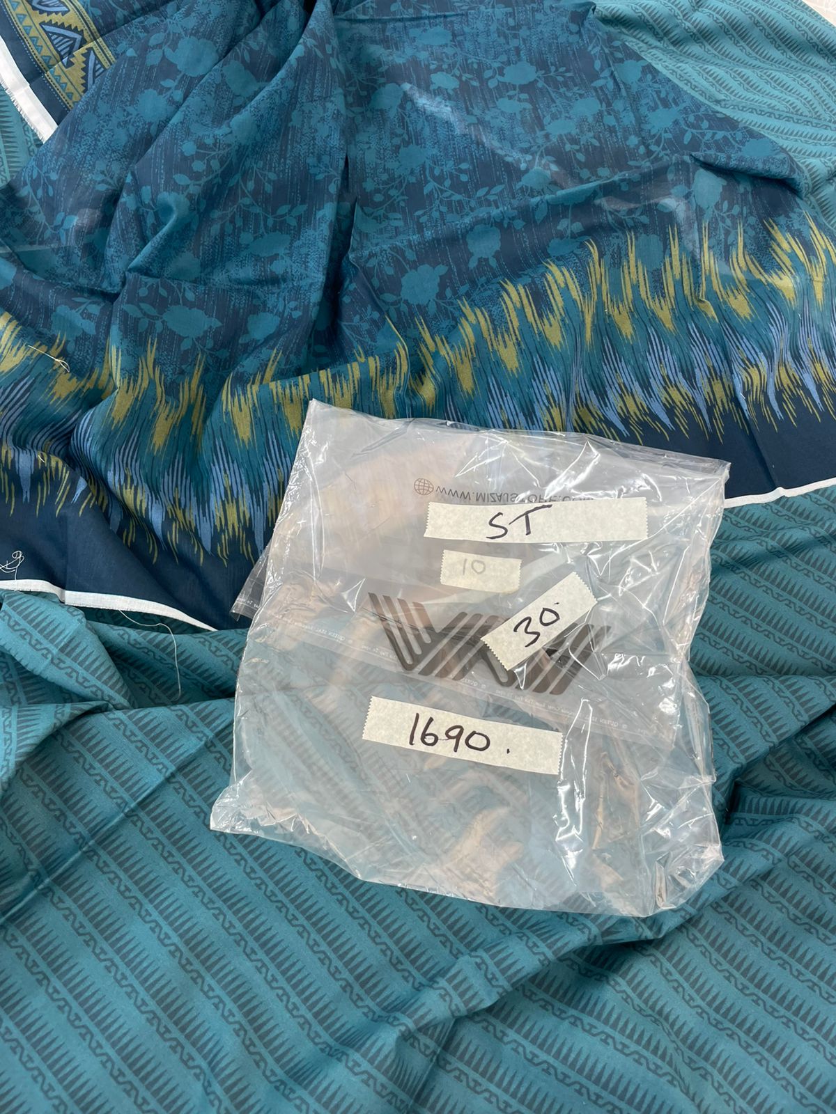 MIX BRAND LAWN 2 PC SHIRT DUPATTA