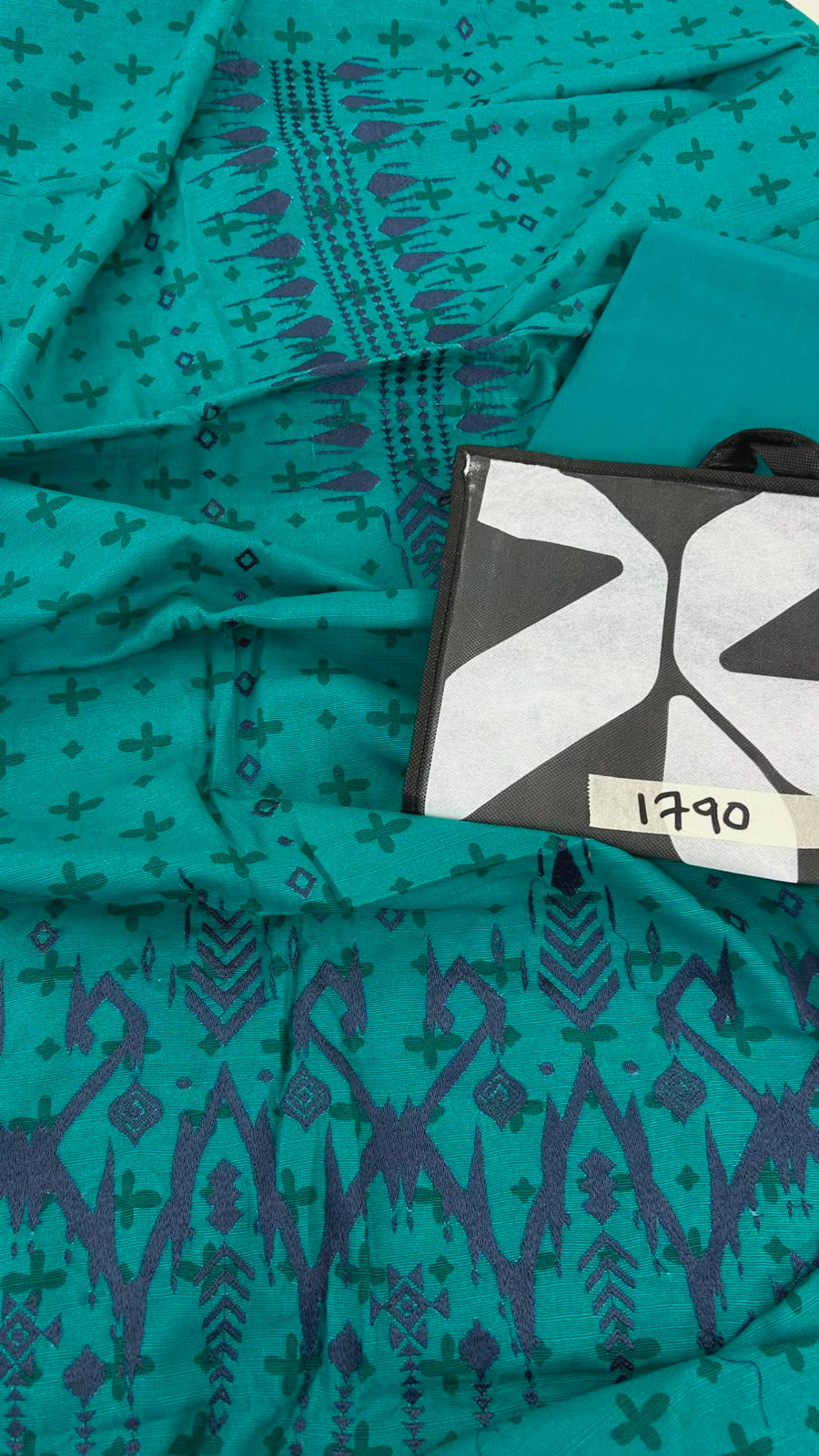 ALKARAM KHADDAR EMB 2 PC SHIRT TROUSER