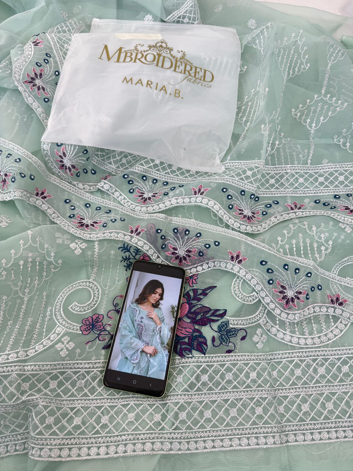 HIT CODE LUXURY EMB 2 PC