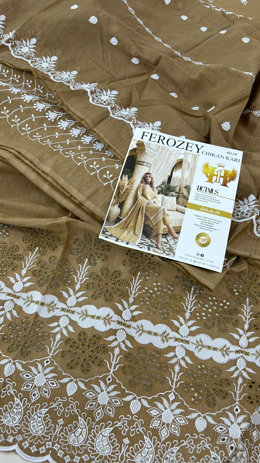 LUXURY LAWN CHIKANKARI 3PC