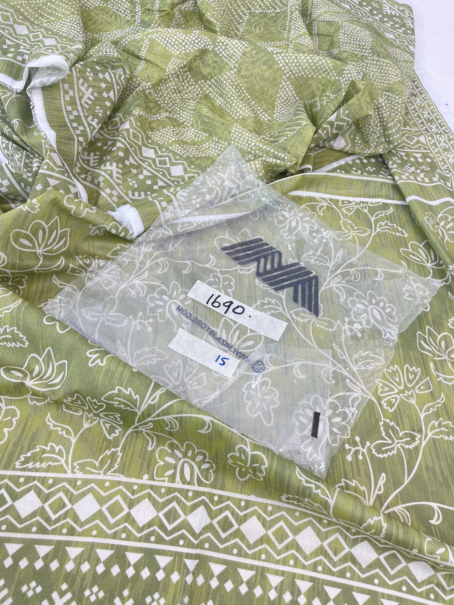 MIX BRAND LAWN 2 PC SHIRT DUPATTA LUXURY