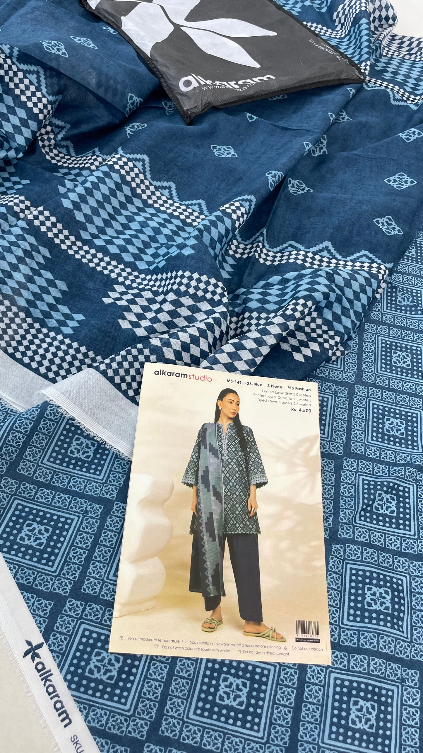 ALKARAM LAWN 3 PC