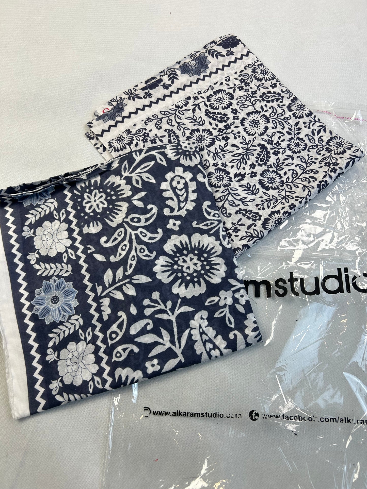 LAWN 2 PC SHIRT DUPATTA