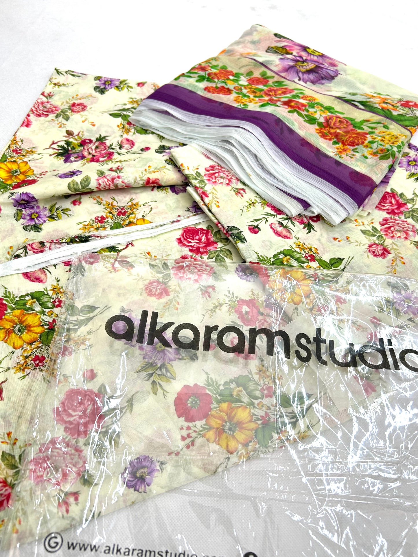 ALKARAM LAWN 3 PC WITH CHIFFON DUPATTA