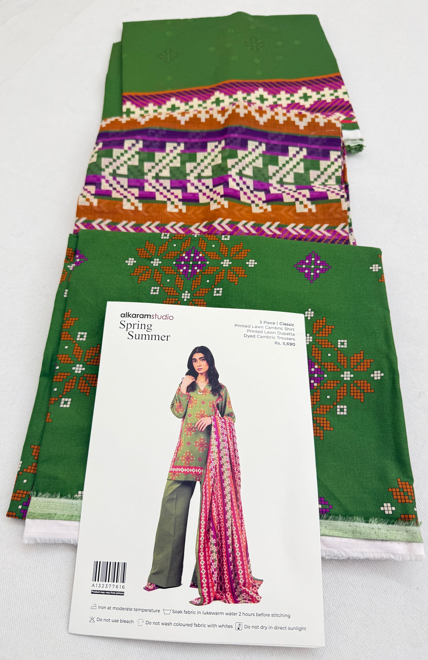 ALKARAM LAWN CAMBRIC 3 PC