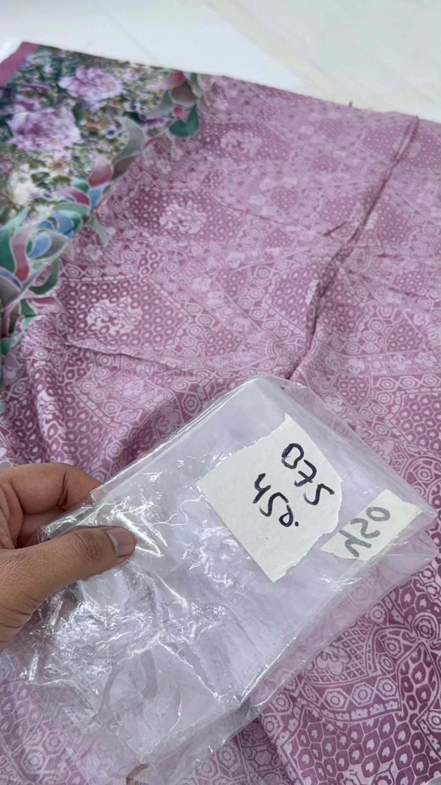 CHUT PUT SALE