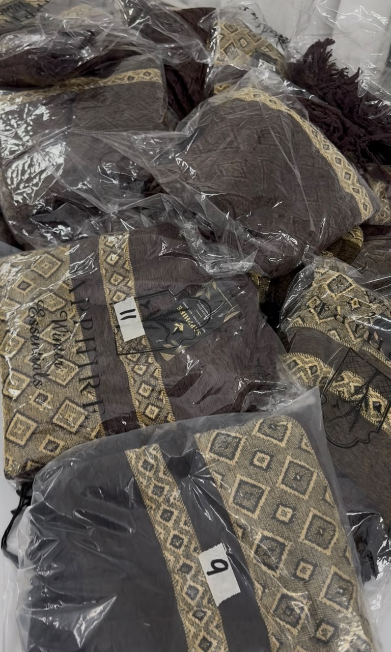 SAPPHIRE WOVEN SHAWL BROWN