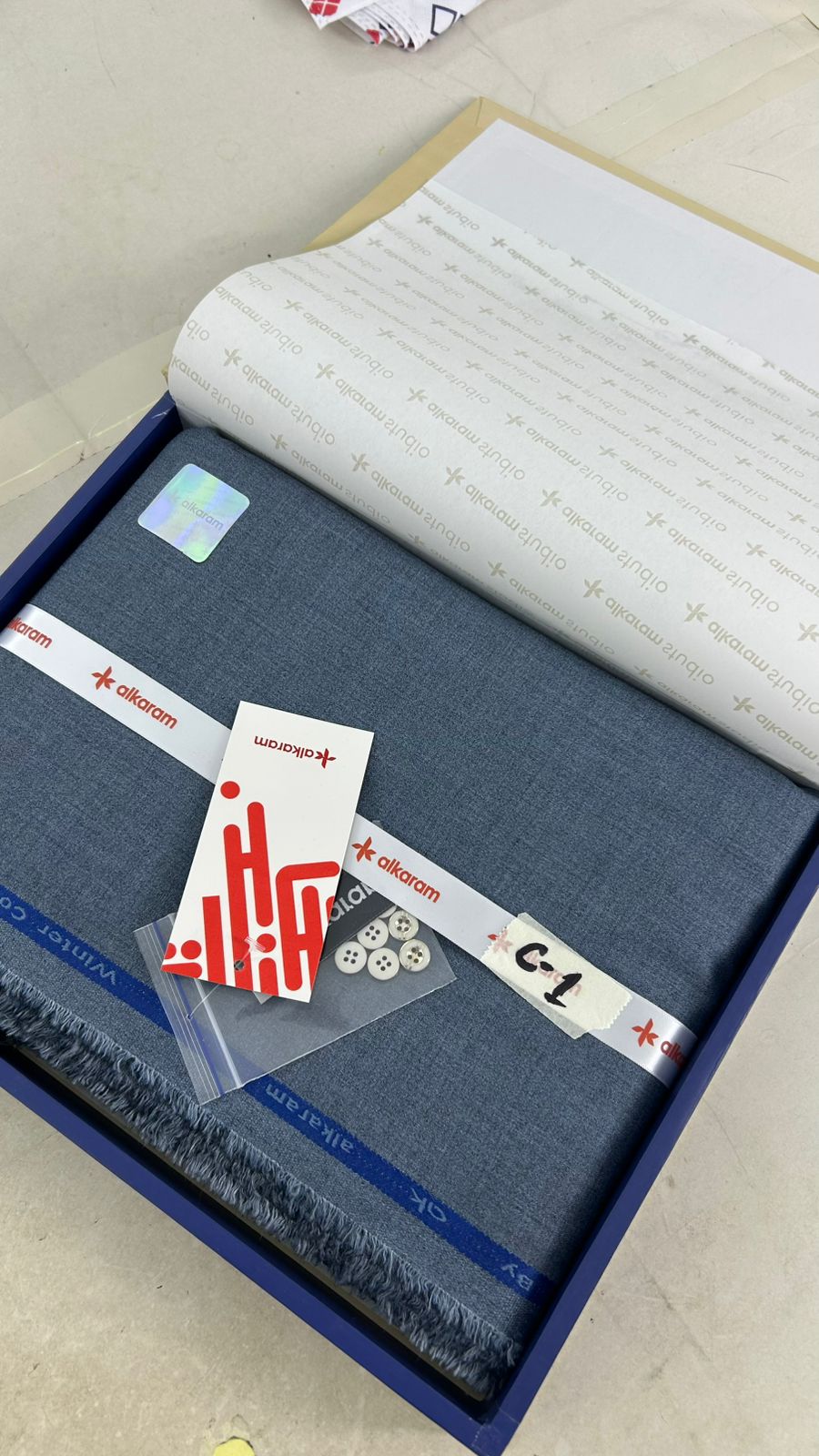 ALKARAM GENTS BOX WINTER WASH N WEAR