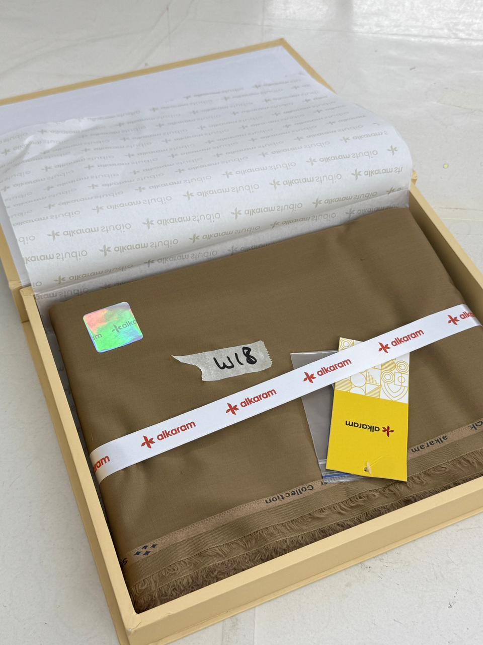 GENTS WASH N WEAR BOX