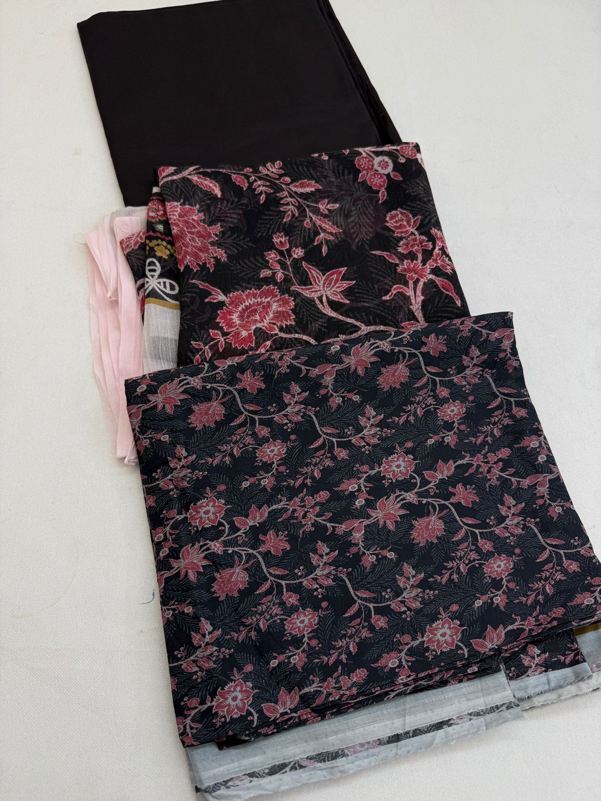 MIX BRAND LAWN CAMBRIC 3 PC WITH CHIFFON DUPATTA