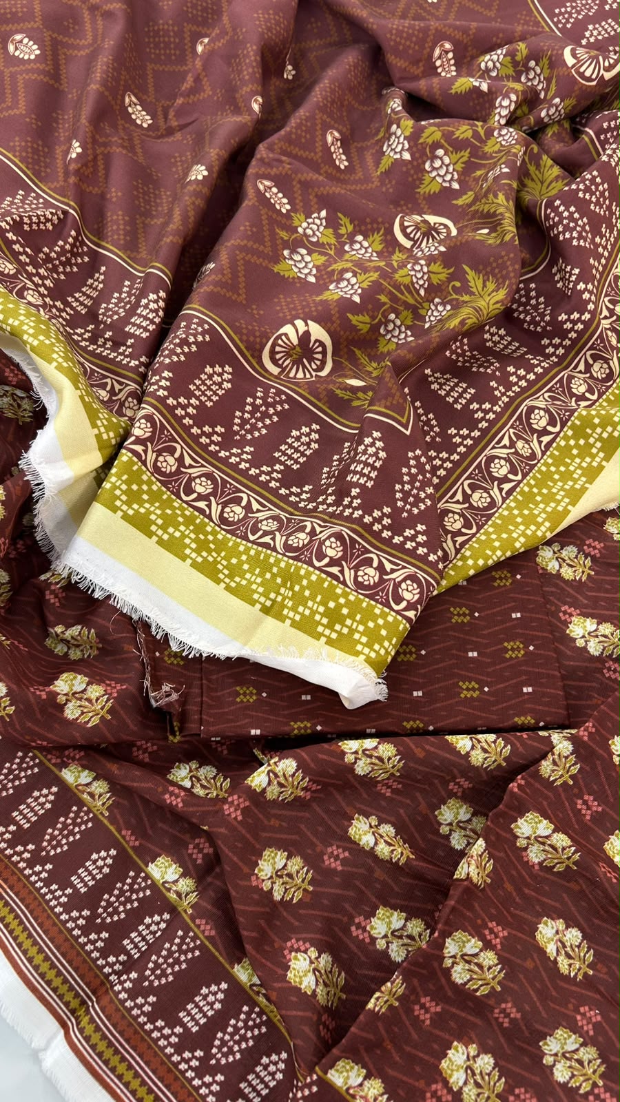 DINERS KHADDAR 3 PC WITH SHAWL
