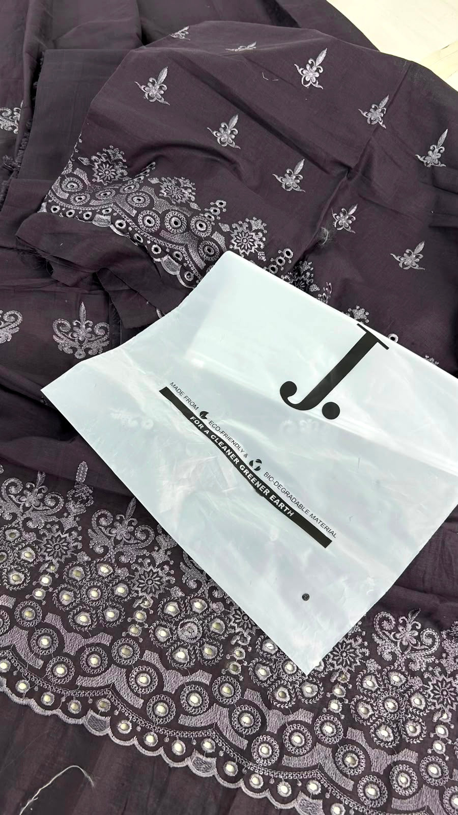 J. EMB 2 PC SHIRT TROUSER