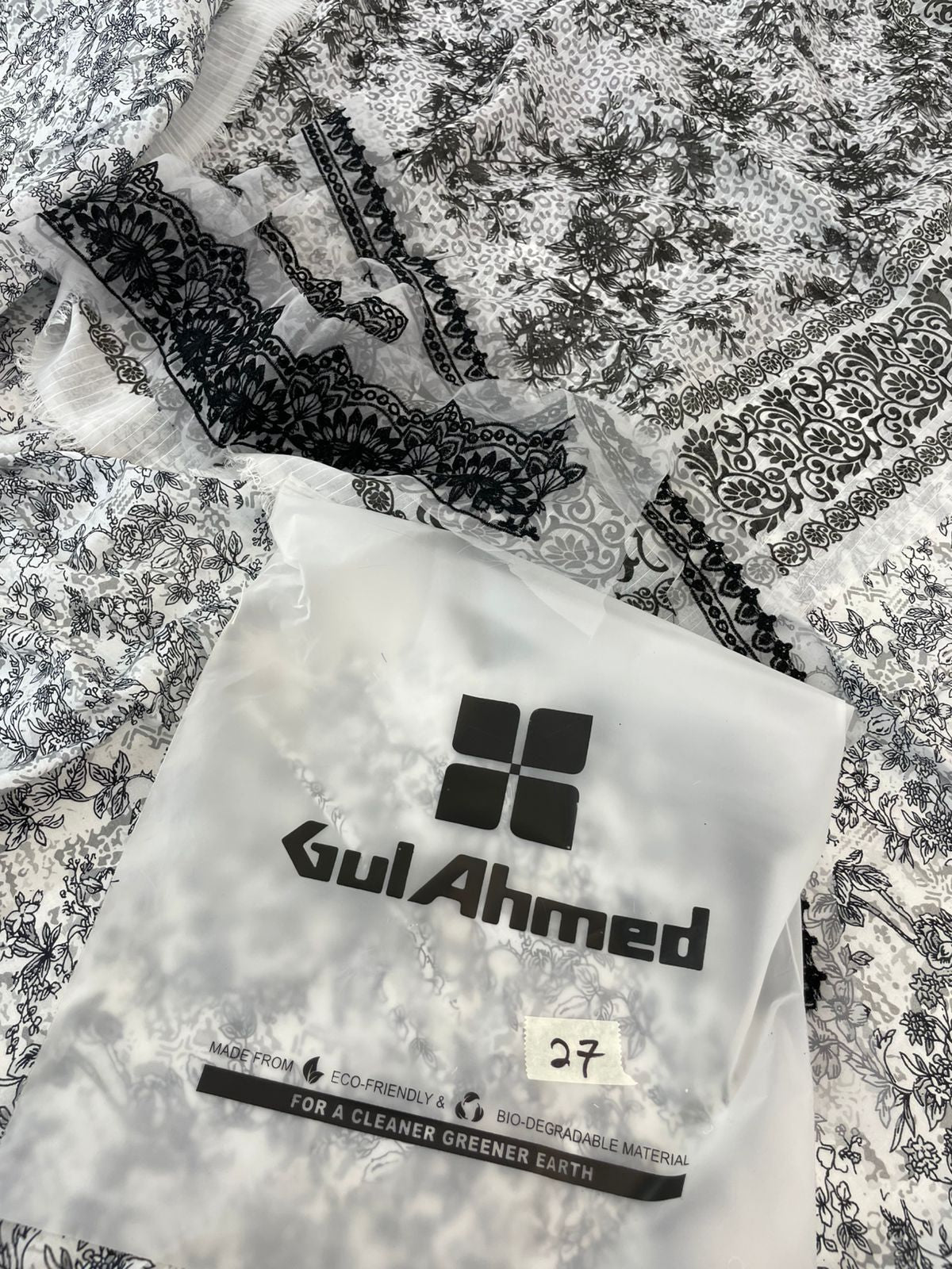 GULAHMED LAWN EMB 2 PC SHIRT DUPATTA